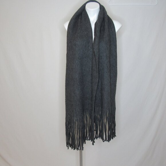 Lucky Brand Gray Soft Fringe Scarf New NWOT - Picture 2 of 3